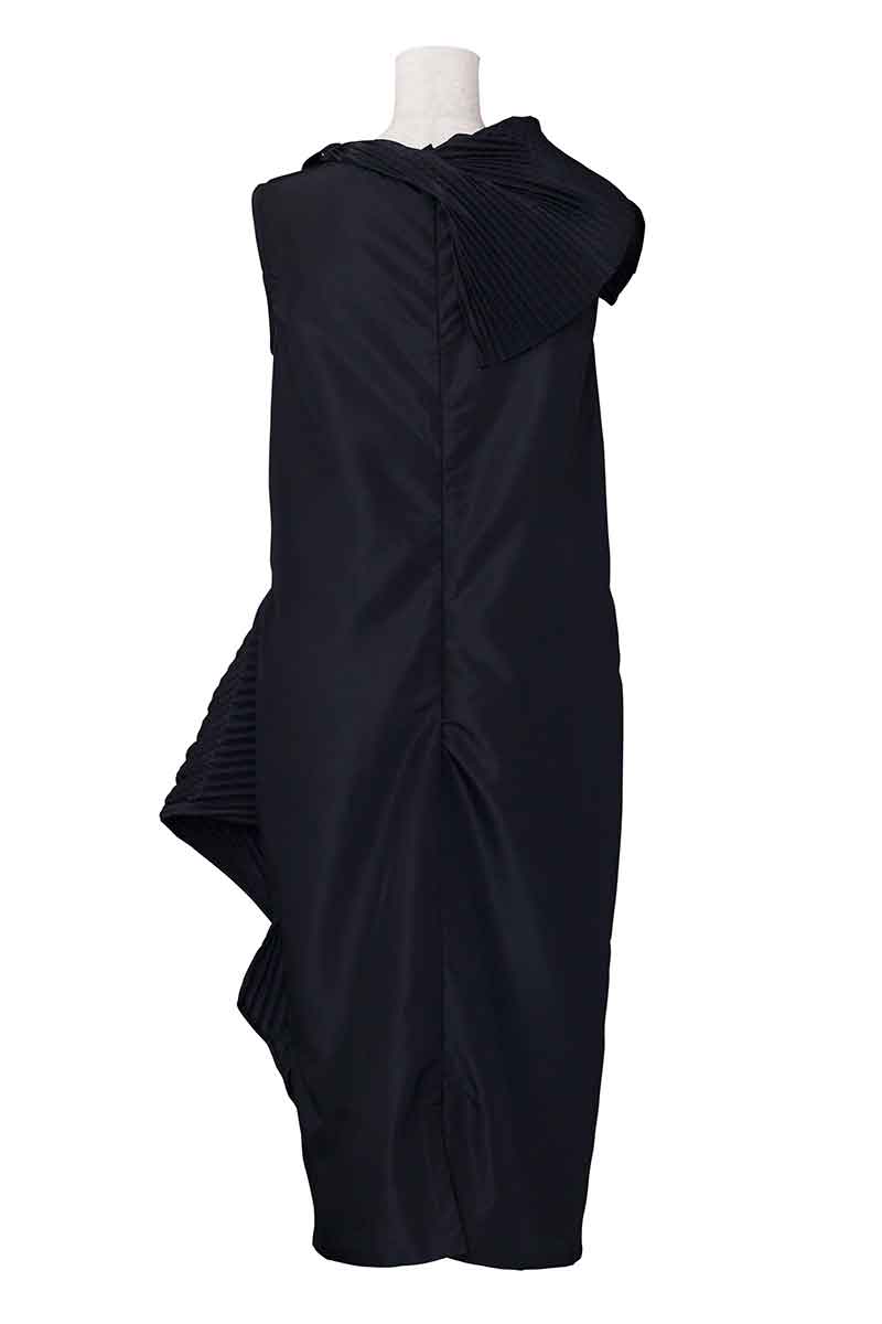 LUCA GIANNOLA（ルーカ・ジャンノーラ）のタフタプリーツドレス