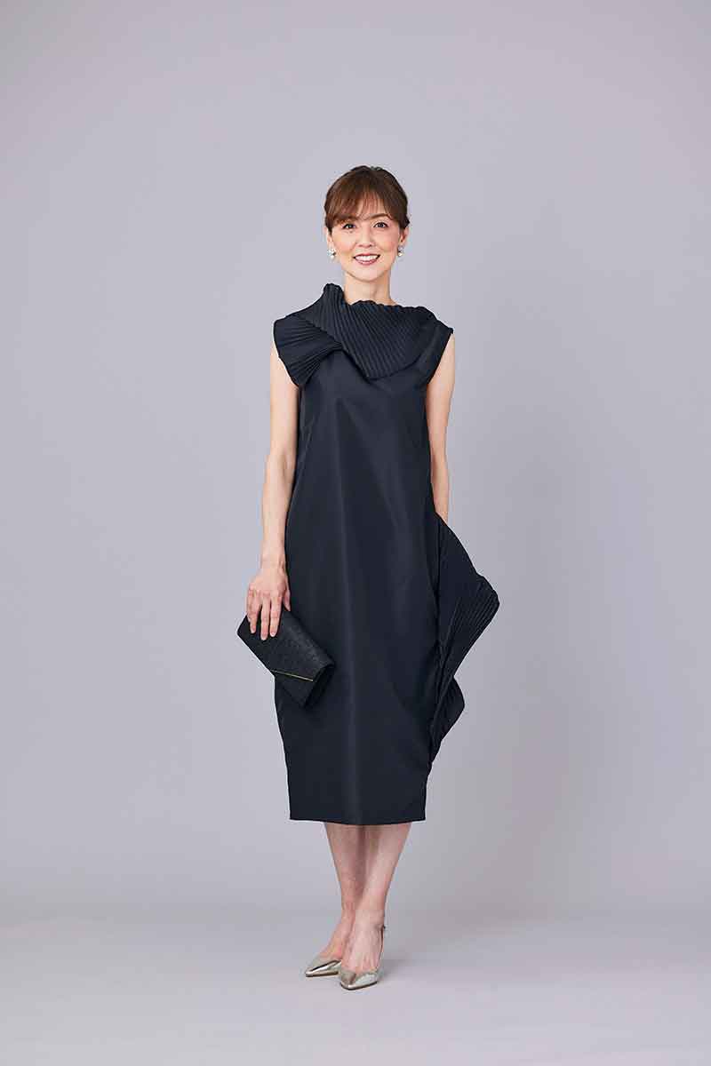 LUCA GIANNOLA（ルーカ・ジャンノーラ）のタフタプリーツドレス