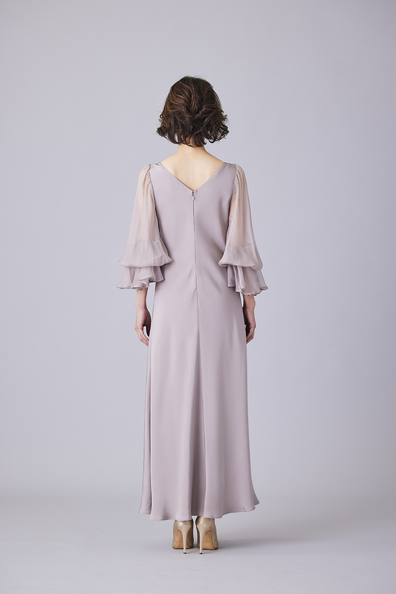 TOSCA SPOSE（トスカ・スポーザ）のシルクサテンロングドレス